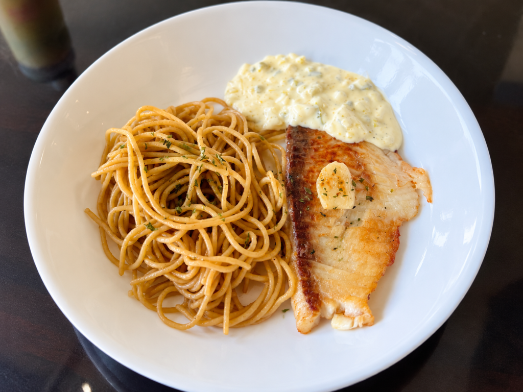Garlic noodles and garlic butter tilapia made in 15 minutes after get off work